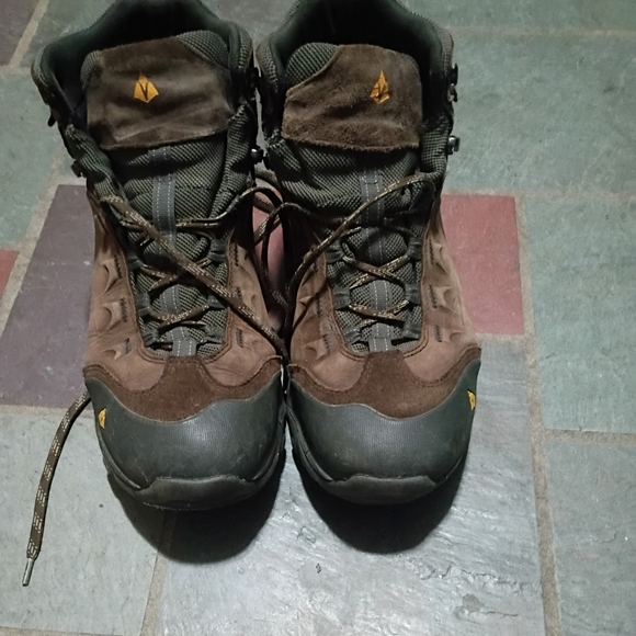 Vasque Lace Up Hiking Boots (13)